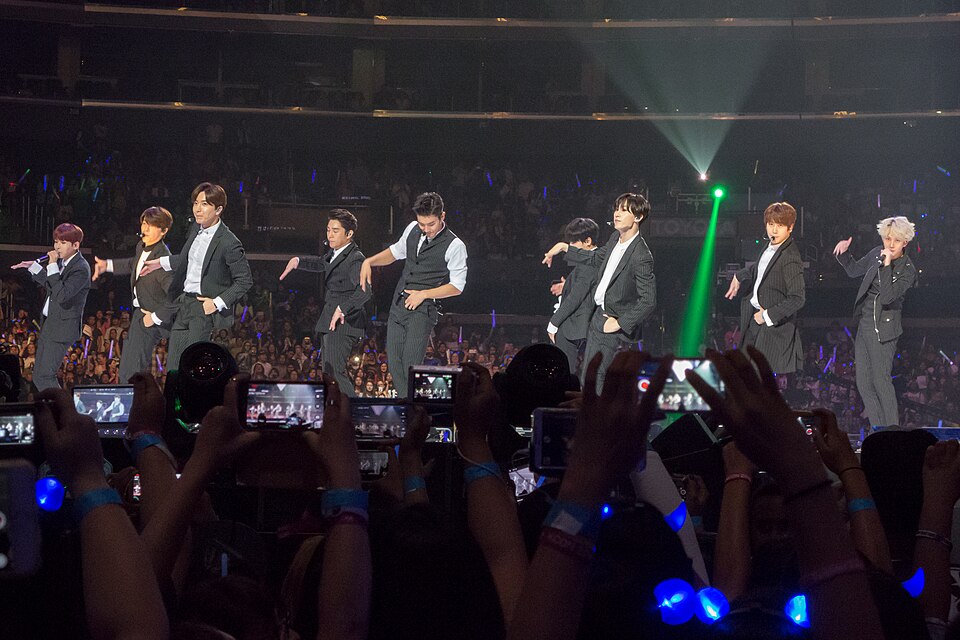 SUPER JUNIOR